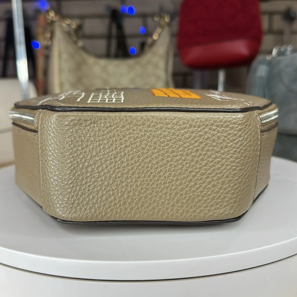 💥COACH - Coach X Jean Michel Basquiat Hexagonal Crossbody Bag - 2ST1 - Picture 15 of 17